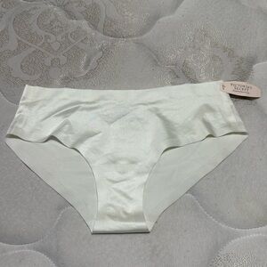 Victoria's Secret no show lines